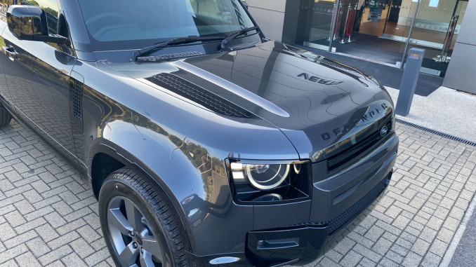 Land Rover Defender 3.0 D250 X-Dynamic SE 110 5dr Auto Diesel Estate - Image 47
